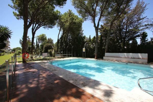 Appartamento Impresionante Loft En Puerto Banus A Pie De Playa Marbella Esterno foto